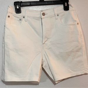 Gap Short, Size 28P.